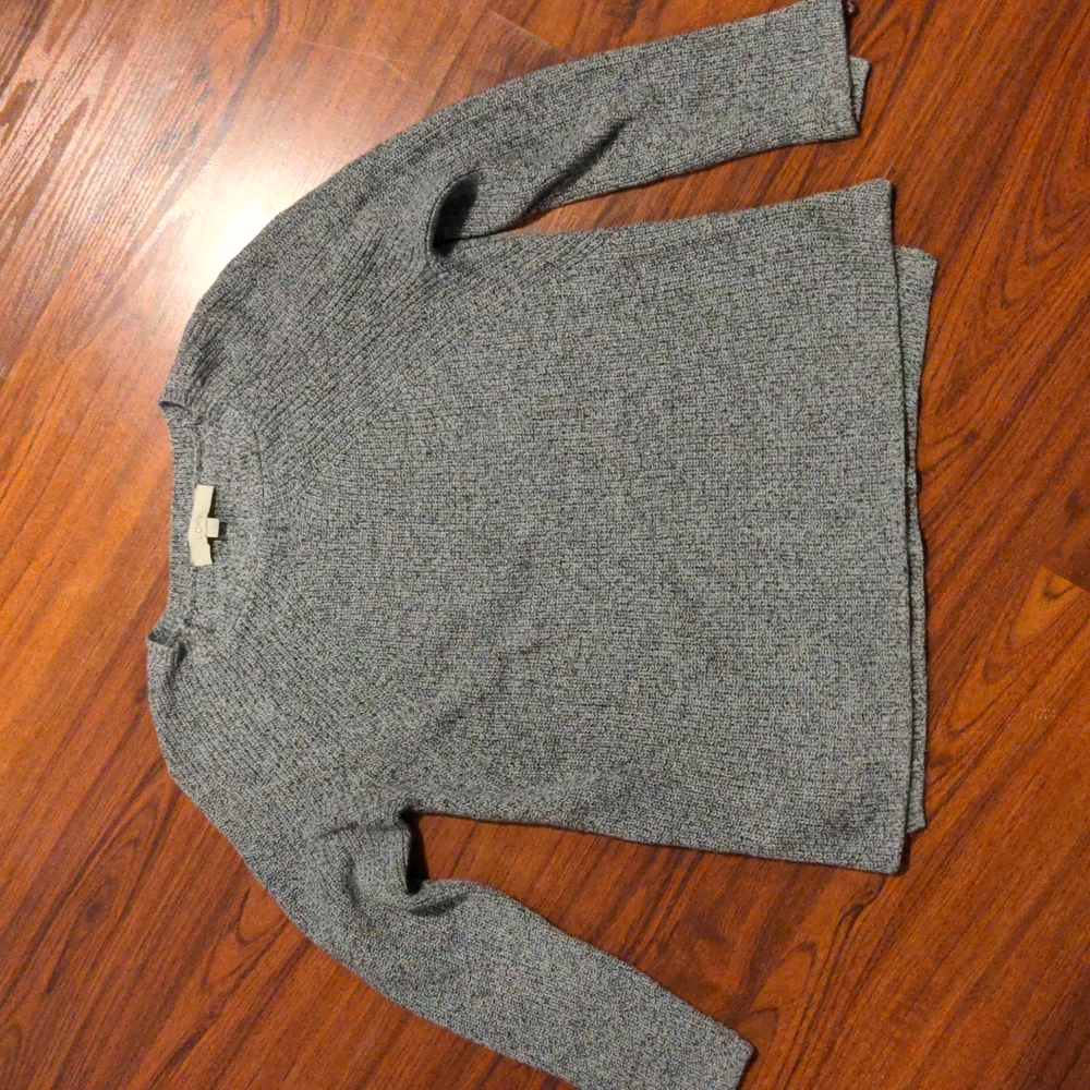 ⭐ Loft Grey Sweater - M - EUC